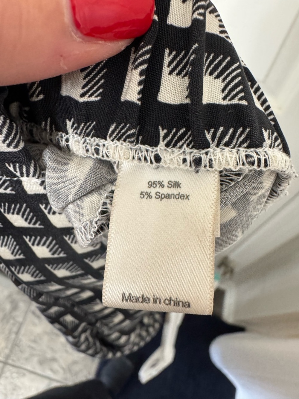 St. John Black and White Geometric Print Pants - Picture 5 of 5